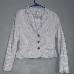 Cute blazer size 6 has padding in the shoulders